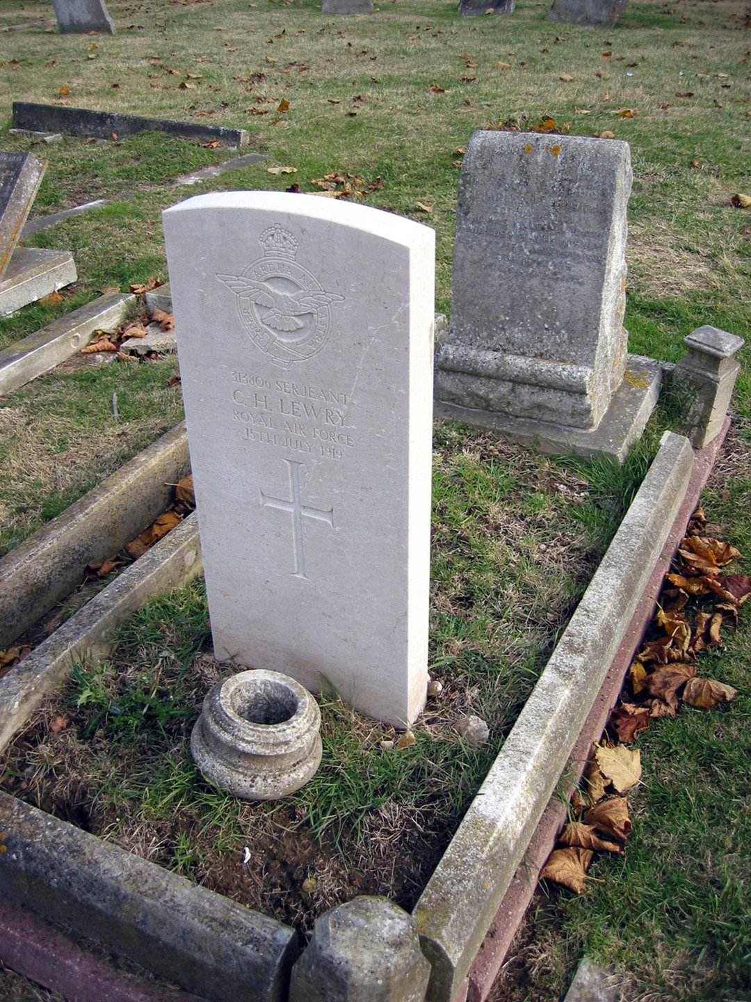CHLewry grave