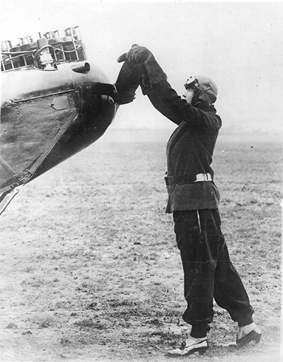 Pansy in her flying suit, December 1927. Image: Deb Fitzpatrick